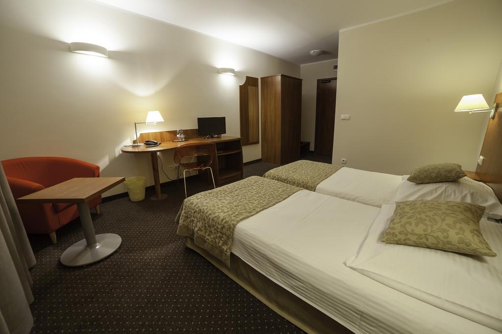 H6 Major Aparthotel Travel & Business, Free Parking 克拉科夫 外观 照片